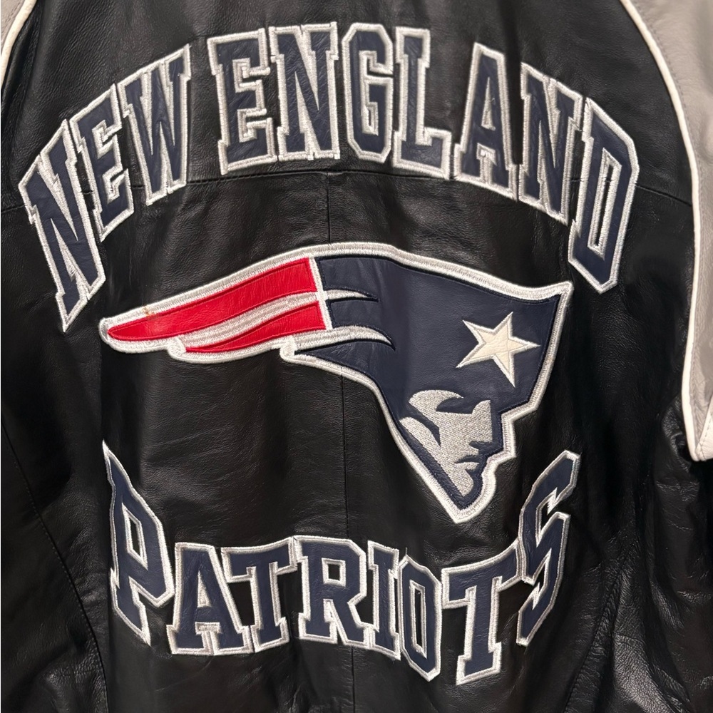 Patriots Genuine Leather Embroidered Jacket - Picture 8 of 9